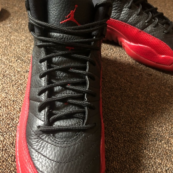 Jordan 12 Retro Flu Game 2016 (GS) - Picture 3 of 5